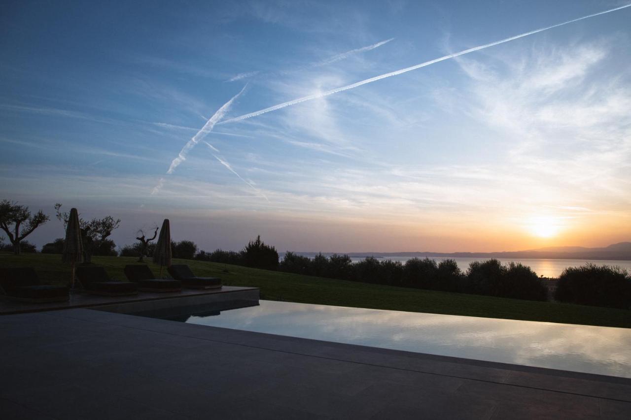 Residenza Cavaion Villa Calmasino Buitenkant foto